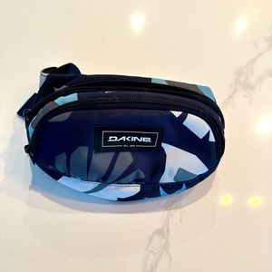 Dakine hip-pack in Perinnel